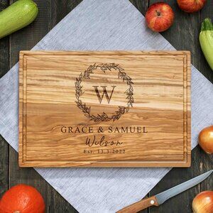 Personalized Olive Wood Cutting Board – Wedding & Anniversary Gift